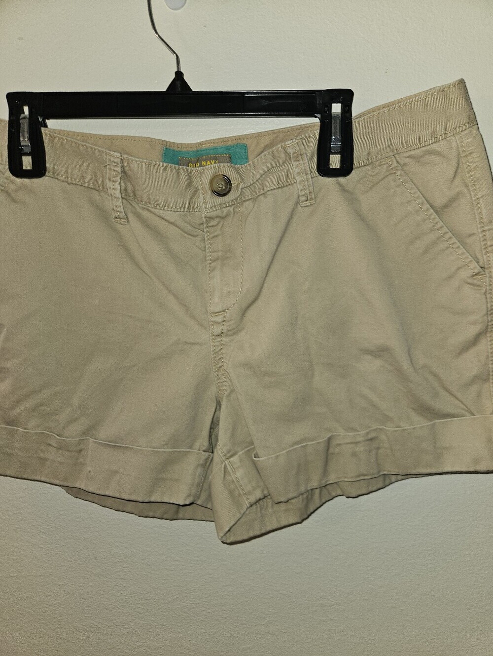 Old Navy Womans Beige Shorts Size 14